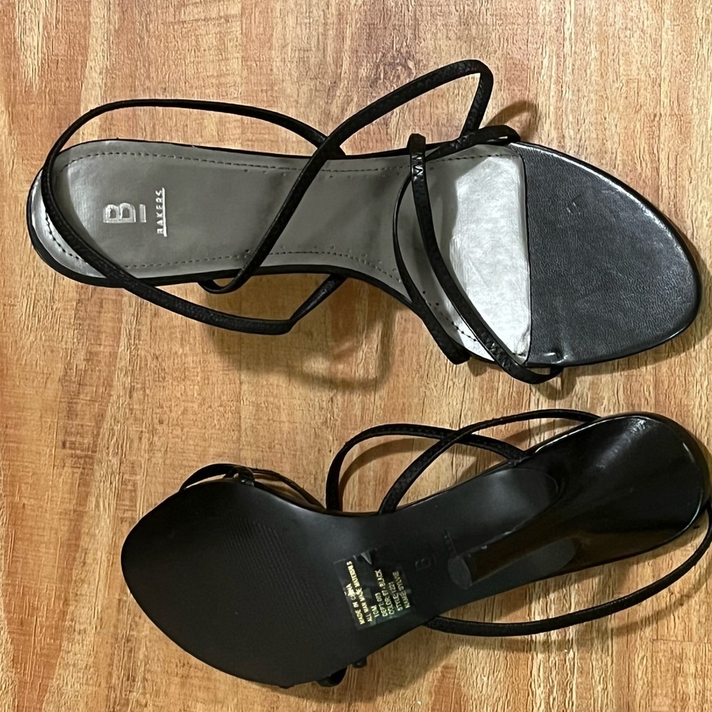 New Baker’s Black Women’s Heels 10M